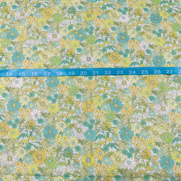 London Calling SRKD-19228-55 SWEET PEA Retro Floral Cotton Lawn Fabric Robert Kaufman