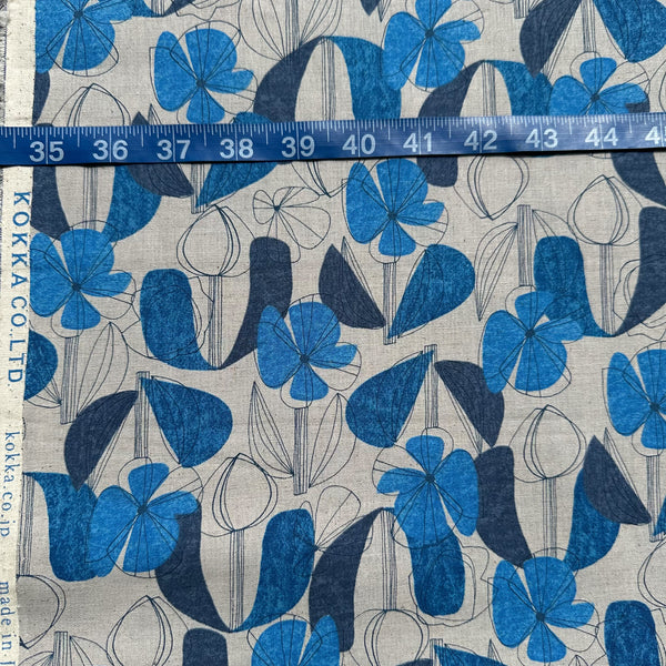 Scale of Floral Grid cotton linen blend fabric by Kokka in blue, style YKA-41010-1 D