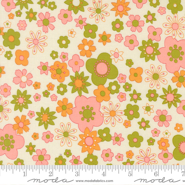 Scale of Happy Daze Petal Power in Cloud cotton fabric by Chloe’s Closet for Moda Fabrics, groovy retro floral print on white background